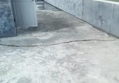 饶河楼顶漏水维修公司分享下如何解决卫生间隐蔽部位漏水的问题?